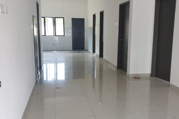 Super Cheap Corner House, Bandar Sungai Long