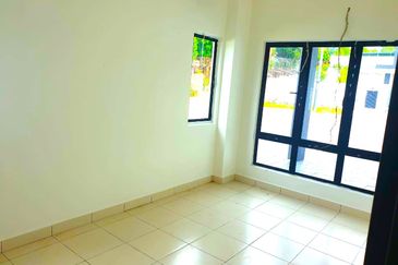 Super Cheap Corner House, Bandar Sungai Long