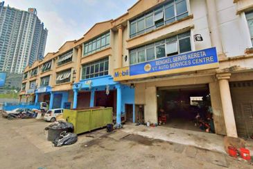 Below Market Price!! 3 Storey Shop For Sale@Pusat Ind Capital, Sg Besi