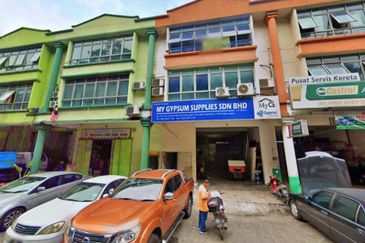 Below Market Price!! 3 Storey Shop For Sale@Pusat Ind Capital, Sg Besi