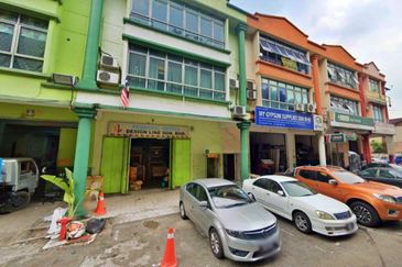Below Market Price!! 3 Storey Shop For Sale@Pusat Ind Capital, Sg Besi