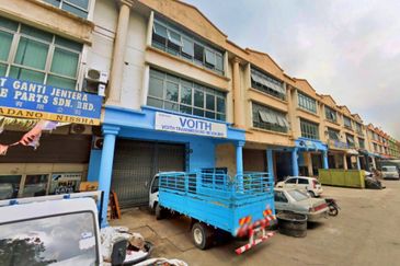 Below Market Price!! 3 Storey Shop For Sale@Pusat Ind Capital, Sg Besi