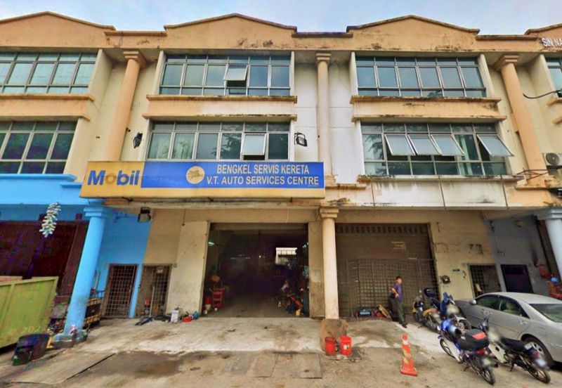 Below Market Price!! 3 Storey Shop For Sale@Pusat Ind Capital, Sg Besi