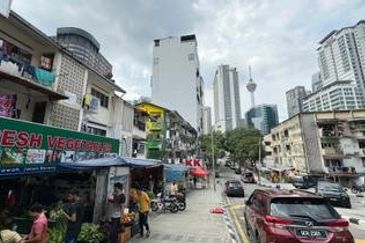 Hurry!! Below Market Price Shop Lot For Sale!! Bukit Bintang Hot Area. 
