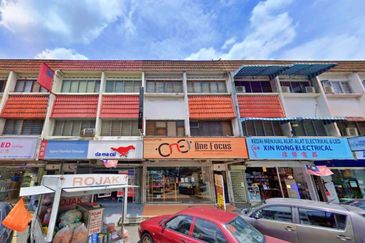 ROI 4.2%, Fully Tenanted 3 Storey Shop Lot  @ Taman Putra Ampang
