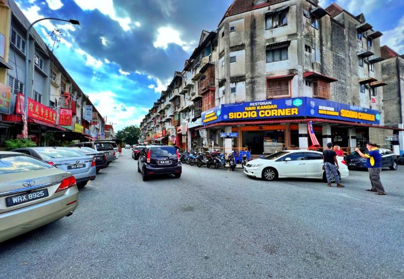 ROI 4.2%, Fully Tenanted 3 Storey Shop Lot  @ Taman Putra Ampang