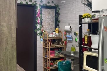 Urgent Sale! Symphony Tower (Menara Simfoni) Condo @ Balakong For Sale