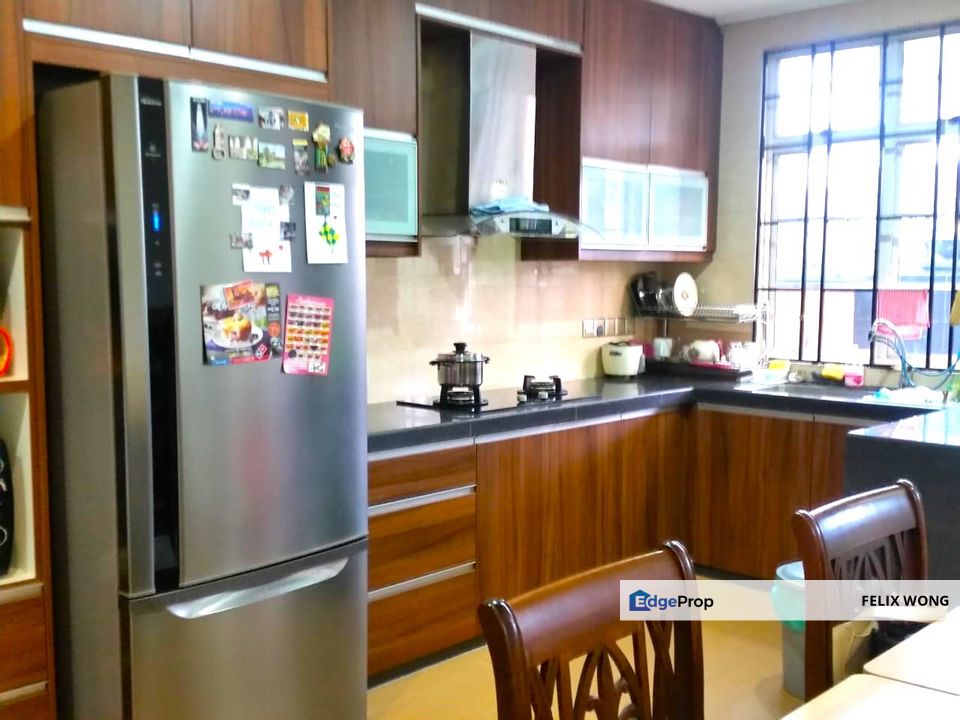 Urgent Sale, Kelana Jaya PJ Double Storey Semi D, Selangor, Petaling Jaya