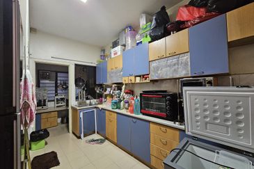 SL 11, Bandar Sungai Long