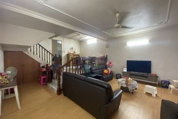 Persiaran Sungai Long 7