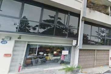 3 Storey Shop Cheap For Sale, Taman Pinggiran Ukay, Ulu Kelang, Ampang