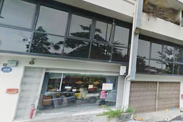 3 Storey Shop Cheap For Sale, Taman Pinggiran Ukay, Ulu Kelang, Ampang