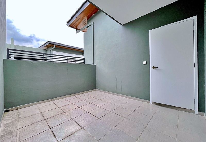 Parkfield Residences, Tropicana Heights