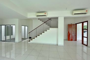 Parkfield Residences, Tropicana Heights