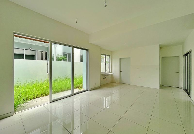 Parkfield Residences, Tropicana Heights