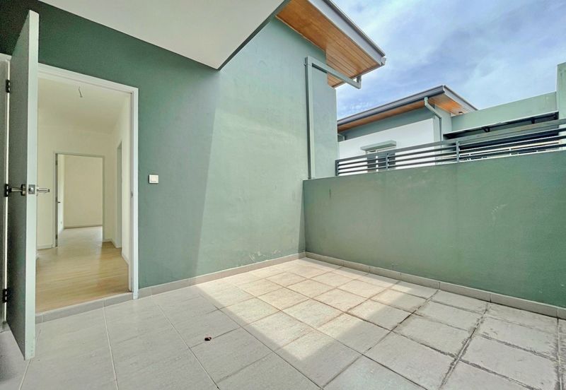 Parkfield Residences, Tropicana Heights