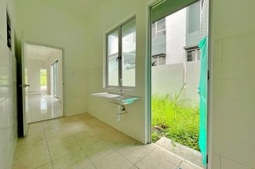 Parkfield Residences, Tropicana Heights