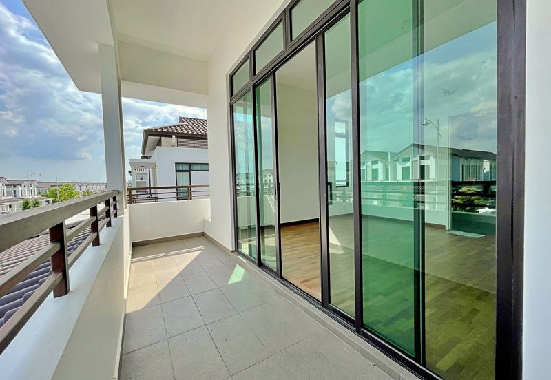 Tenderfields @ Eco Majestic