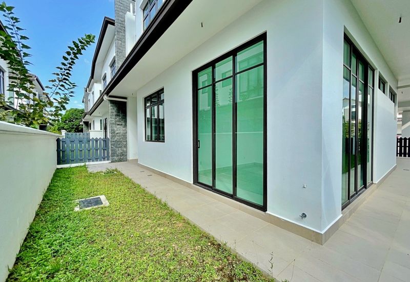 Tenderfields @ Eco Majestic