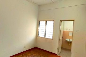 Taman O.U.G Double Storey Terrace House Old Klang Road Kuchai Lama