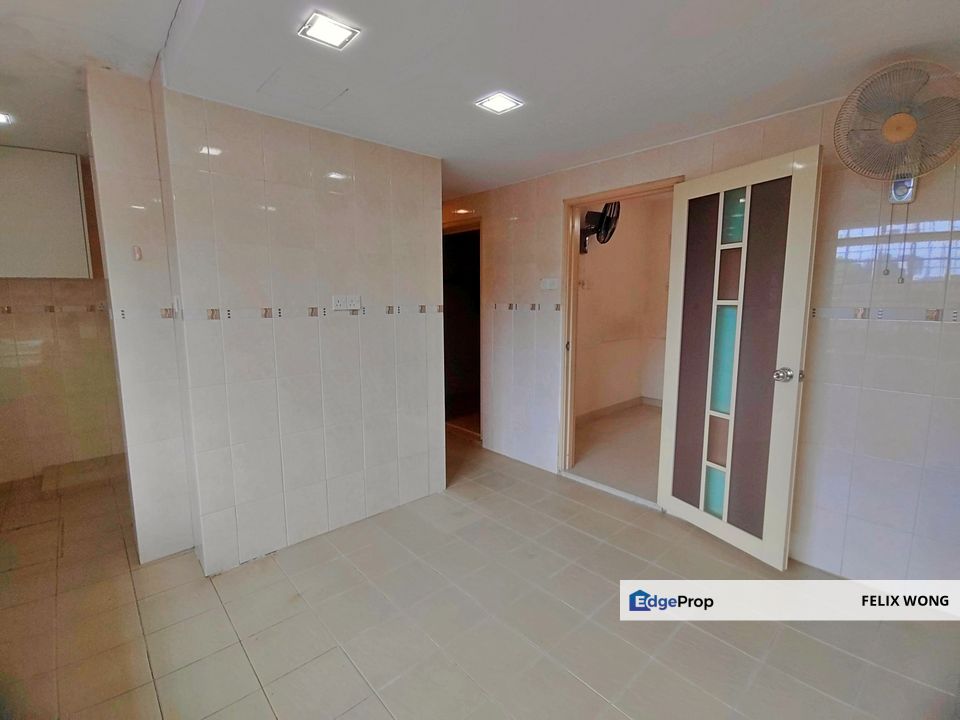 Super Cheap 3 Storey House Fully Renovated, Taman Bukit Segar, Cheras, Selangor, Cheras