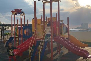 7 Tree Seven Residence