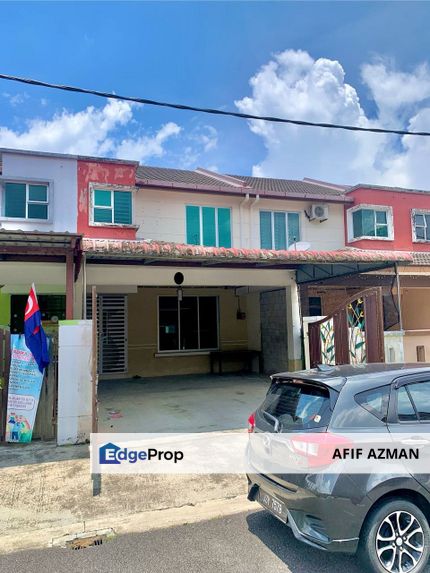 Teres 2 Tingkat 4 bilik Taman Sri Saujana Kota Tinggi dekat dengan sekolah, Johor, Kota Tinggi