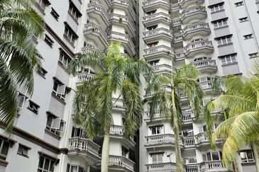 Dwi Mahkota Condominium