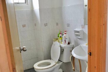 Dwi Mahkota Condominium