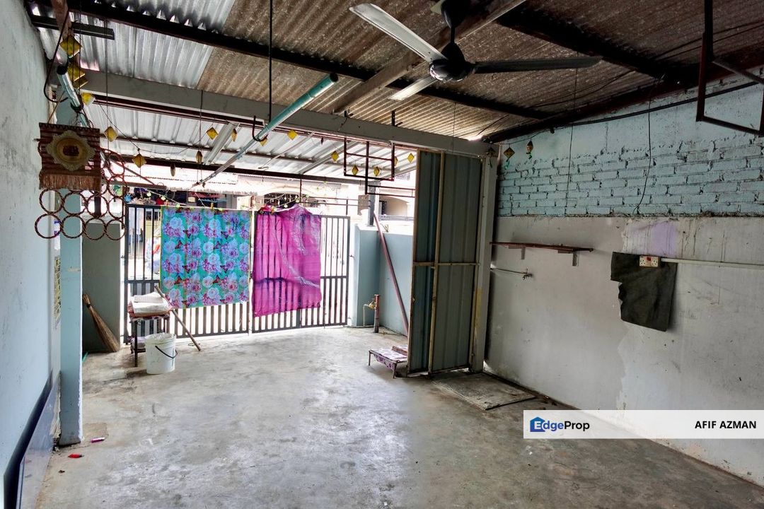 Double Storey Terrace Jalan Teratai Johor Jaya, Johor, Kota Tinggi