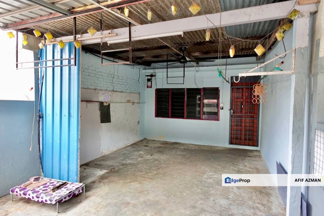 Double Storey Terrace Jalan Teratai Johor Jaya, Johor, Kota Tinggi