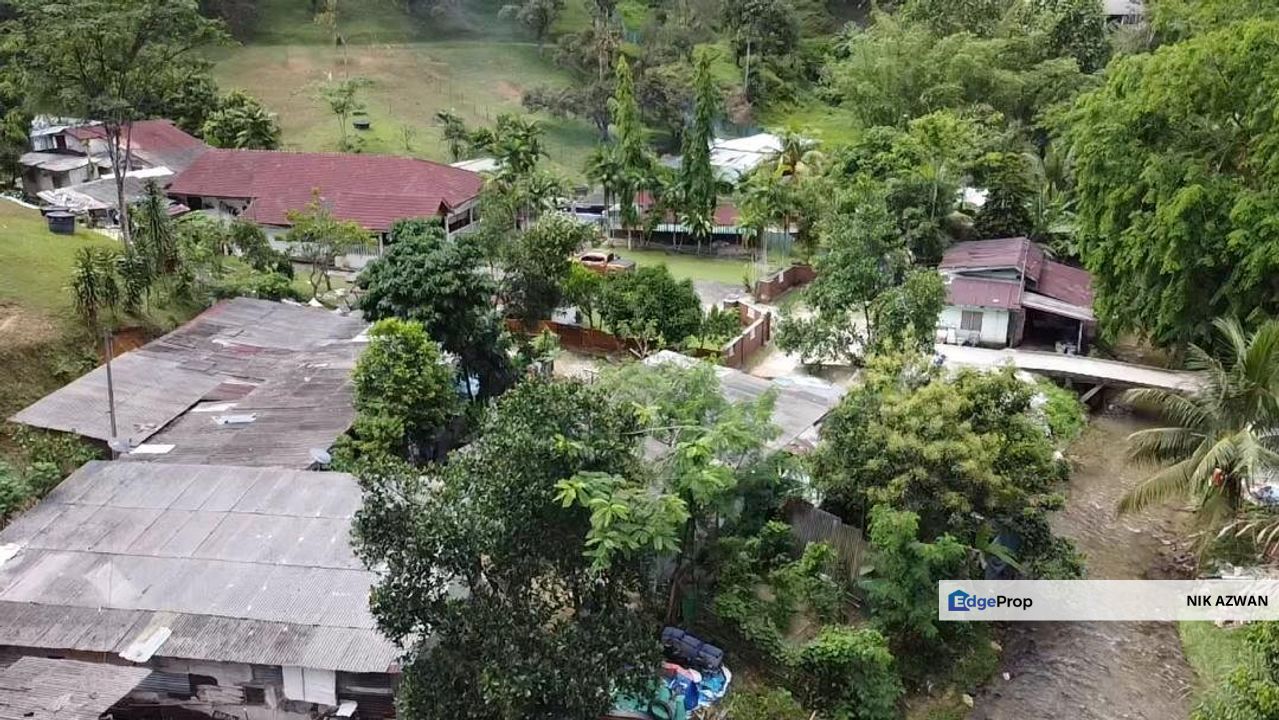 Banglo Setingkat Dgn Kolam Renang Dusun For Sale Rm2 350 000 By Nik Azwan Edgeprop My