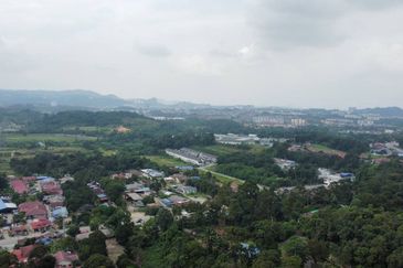 Tanah Pertanian 2.75 Ekar, Banglo 2 Tingkat dan Kolam Renang, Bukit Raya, Batu 11, Hulu Langat