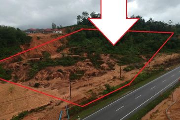  (4.85 Ekar, Dkt Bandar & Tepi Lebuhraya Timur-Barat) Tanah Pembangunan, Machang, Kelantan