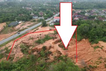  (4.85 Ekar, Dkt Bandar & Tepi Lebuhraya Timur-Barat) Tanah Pembangunan, Machang, Kelantan