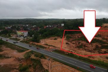  (4.85 Ekar, Dkt Bandar & Tepi Lebuhraya Timur-Barat) Tanah Pembangunan, Machang, Kelantan