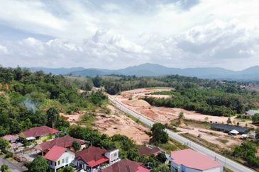  (4.85 Ekar, Dkt Bandar & Tepi Lebuhraya Timur-Barat) Tanah Pembangunan, Machang, Kelantan