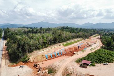  (4.85 Ekar, Dkt Bandar & Tepi Lebuhraya Timur-Barat) Tanah Pembangunan, Machang, Kelantan