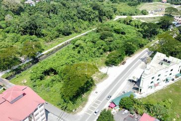 (Tepi Jalan, 3km Ke Bdr Kota Bharu) Tanah Bangunan 1.04 Ekar di Wakaf Mek Zainab, Kota Bharu