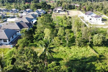  (17,100 KP, Geran Individu, Dkt Masjid Tengku Aziza) Tanah Kediaman,Melor, Kelantan