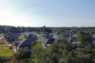  (17,100 KP, Geran Individu, Dkt Masjid Tengku Aziza) Tanah Kediaman,Melor, Kelantan