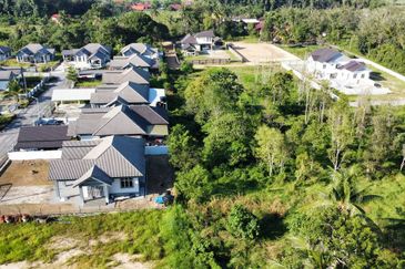  (17,100 KP, Geran Individu, Dkt Masjid Tengku Aziza) Tanah Kediaman,Melor, Kelantan