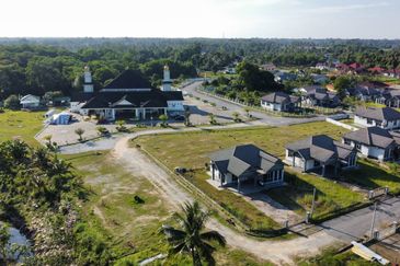  (17,100 KP, Geran Individu, Dkt Masjid Tengku Aziza) Tanah Kediaman,Melor, Kelantan