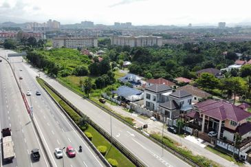  (11,366 SF, Freehold, Bawah Harga Pasaran) Lot Banglo di Sg Ramal Dalam, Kajang