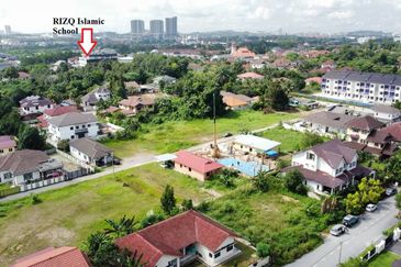  (11,366 SF, Freehold, Bawah Harga Pasaran) Lot Banglo di Sg Ramal Dalam, Kajang