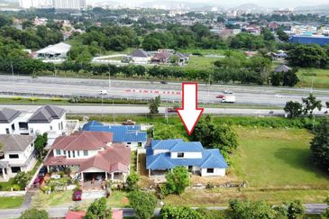  (11,366 SF, Freehold, Bawah Harga Pasaran) Lot Banglo di Sg Ramal Dalam, Kajang