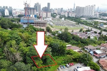 (4015 SF, Freehold, Geran Individu, Dekat Masjid) Lot Banglo di Kg Pantai Dalam, Kuala Lumpur
