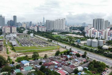 (4015 SF, Freehold, Geran Individu, Dekat Masjid) Lot Banglo di Kg Pantai Dalam, Kuala Lumpur