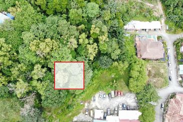 (4015 SF, Freehold, Geran Individu, Dekat Masjid) Lot Banglo di Kg Pantai Dalam, Kuala Lumpur