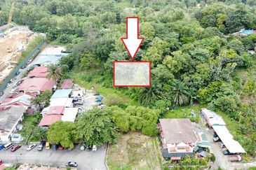 (4015 SF, Freehold, Geran Individu, Dekat Masjid) Lot Banglo di Kg Pantai Dalam, Kuala Lumpur